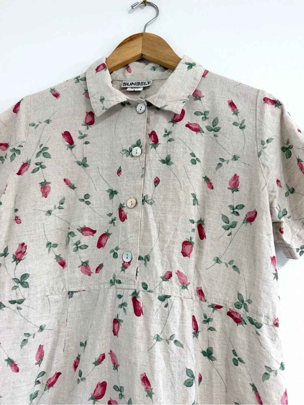 Sunbelt Vintage Beige Floral Shirt Dress with Red Rose Print linen